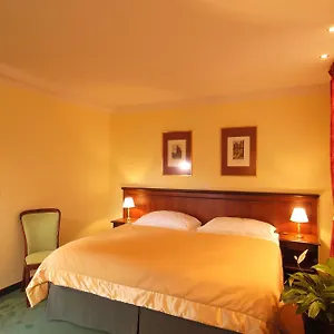 Szálloda Ea Jeleni Dvur Castle