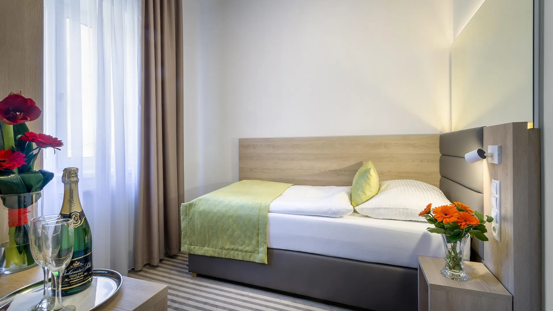 ****  Hotel White Lion Prague Czech Republic