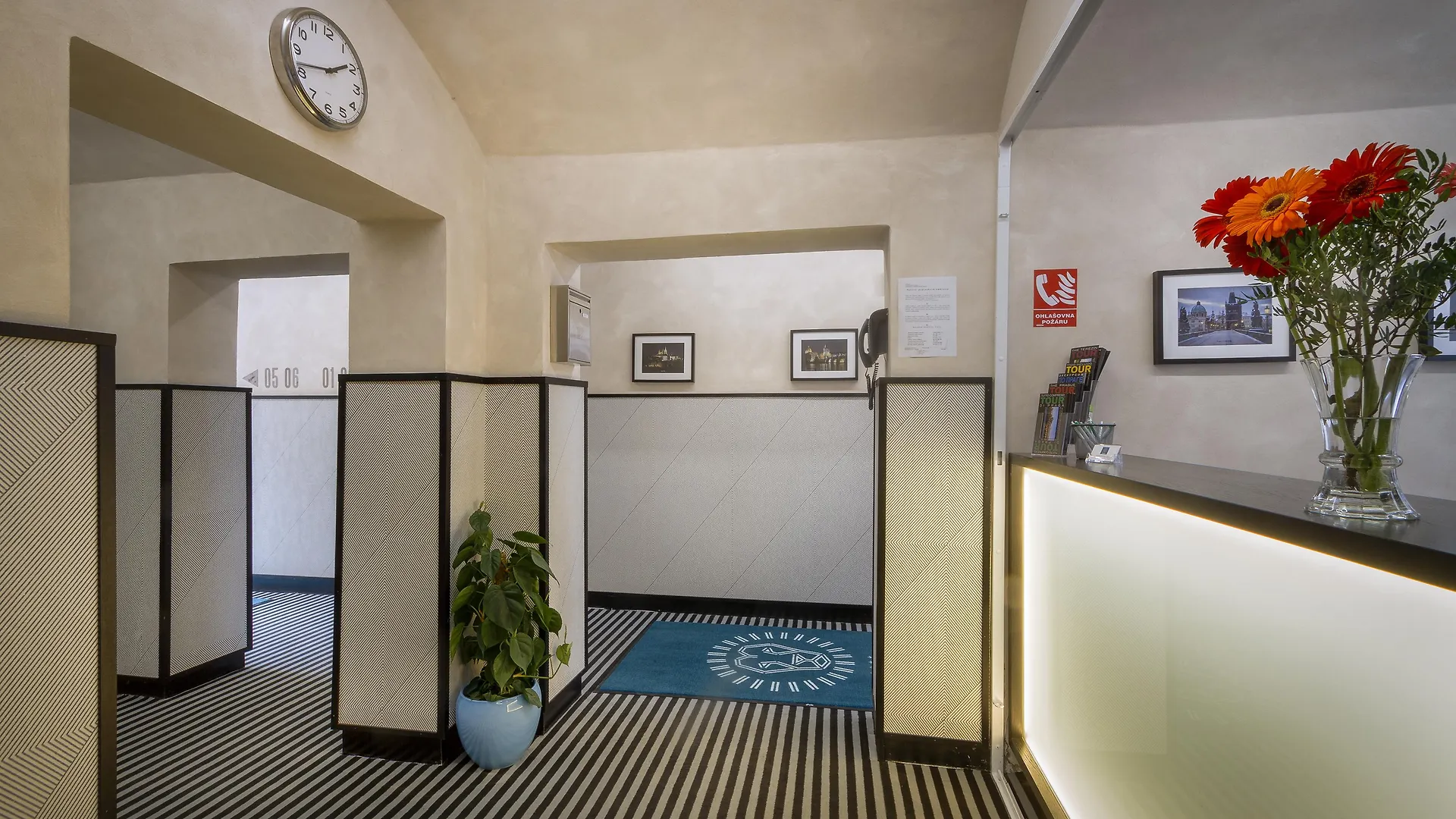 Hotel White Lion Prague 4*,